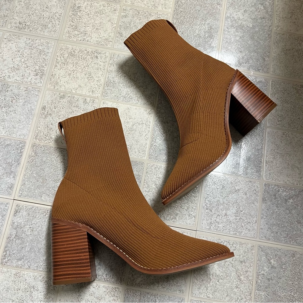 NIB Steven New York Nixie Brown Sock Knit Booties